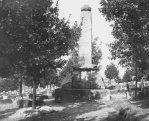 Pomník mohamedánských válečných zajatců v Podhradu. Kolem 1920