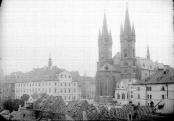 Kostel sv. Mikuláše. Celkový pohled od východu. Kolem roku 1900
