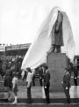 Pomník V.I.Lenina. Lenin zahalený odhalovaný.  21.4. 1979