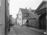 Školní ulice ke gymnásiu v roce 1900. J. Haberzettl