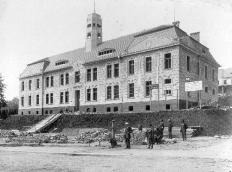 Kasárna u Mostní brány. Novostavba dolní budovy. F. Weigand 1914