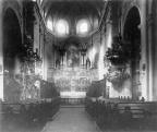 Klášter dominikánů. Interiér kostela. Pohled k hlavnímu oltáři. Kolem 1910