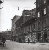 Demolition of the chemist’s shop Germania in 1930, photo by G. L. Köstler, MCH. 