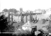 Celkový pohled na hrad od JZ. Kolem roku 1900 