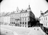Dům U zlatého slunce - novostavba spořitelny 1885. Kolem roku 1910