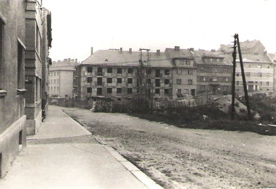 1960-09-10 dostavba bloku v ul. W. Piecka 01